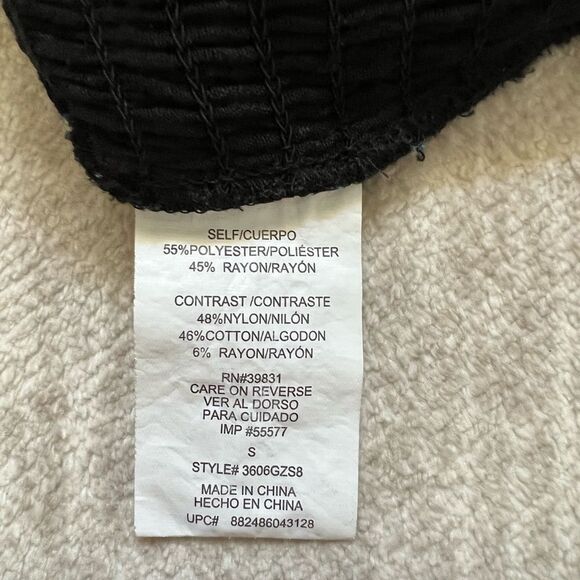 XOXO Open Shoulders Top - Picture 8 of 8